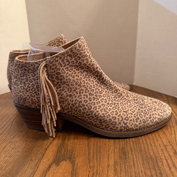 Lucky Brand Felisie Tassel Ankle Boots Size 9 Leopard Print Booties - Picture 1 of 7